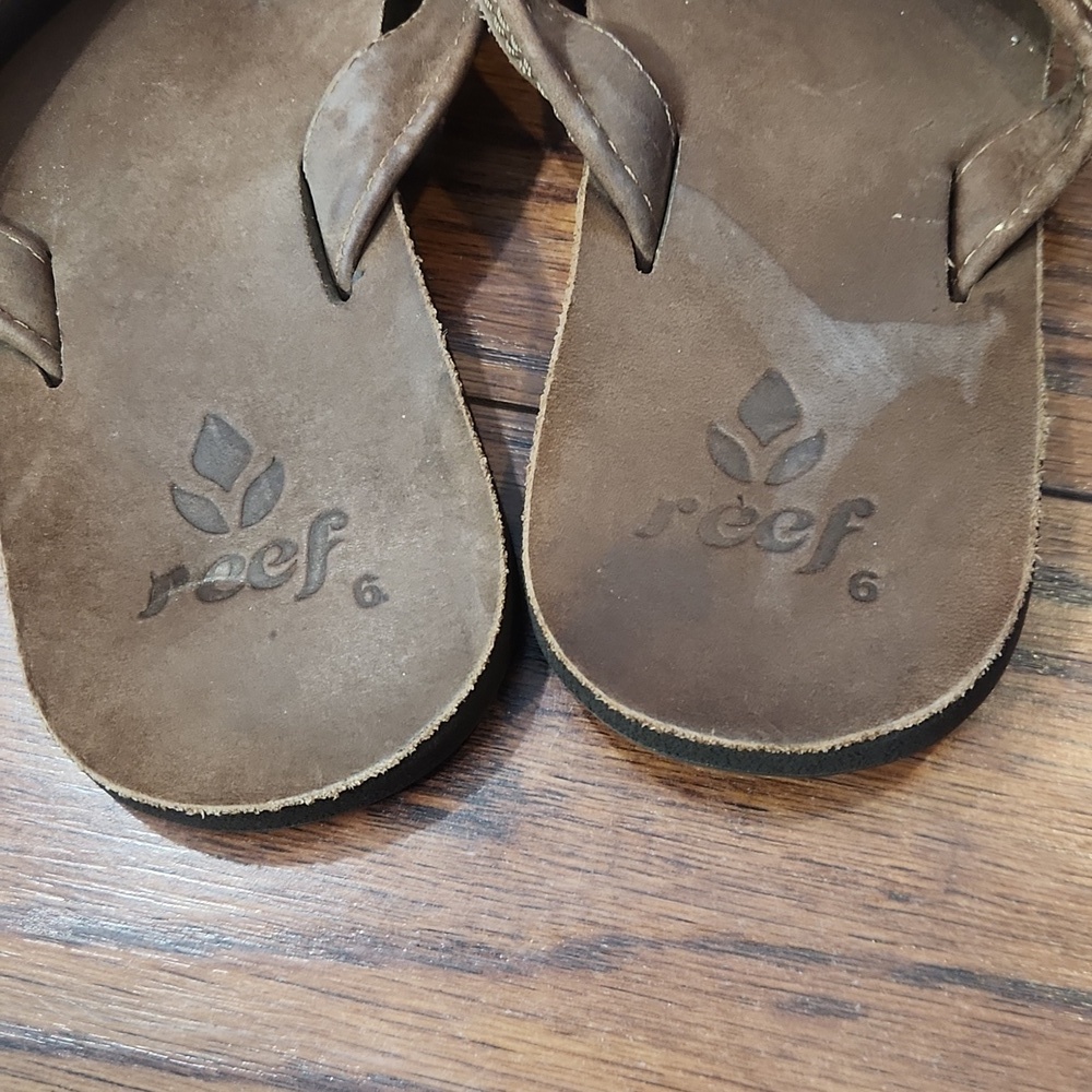 Reef Brown Leather Womens Flip Flop Sandals - Picture 2 of 3